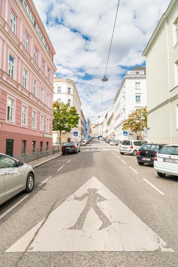 Micro Rooftop Penzing Vienna Exterior photo